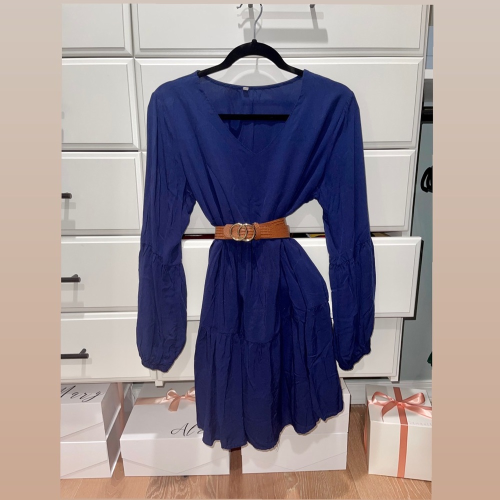 Long sleeve dress (belt not included)